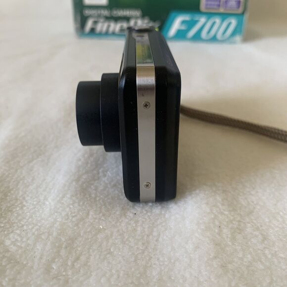 CASIO Digital Camera Mint Condition EXILIM EX-Z90 Black 12.1 MP Optical 3x Works - Picture 4 of 11